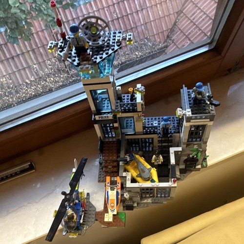 Lego city polizeiquartier auf - city,